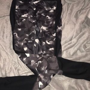 Camo leggings